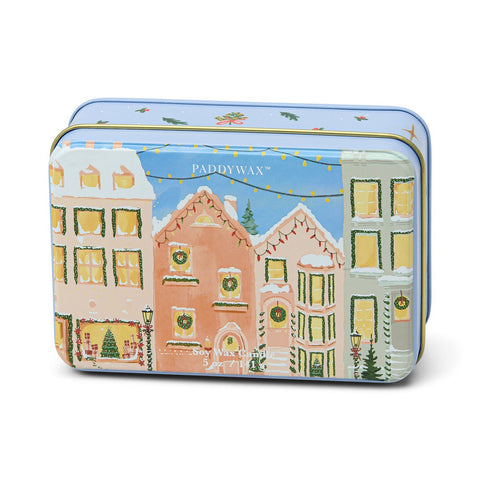 Paddywax Christmas Tin Christmas Village – Duftkerze Gingerbread & Vanilla 141g in illustrierter Weihnachtsdose (Weihnachtsdorf)