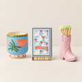 Paddywax Adopo Ritual-Trio Flower – 3-teiliges Geschenkset: Duftkerze, Matches & Cowboy Boot