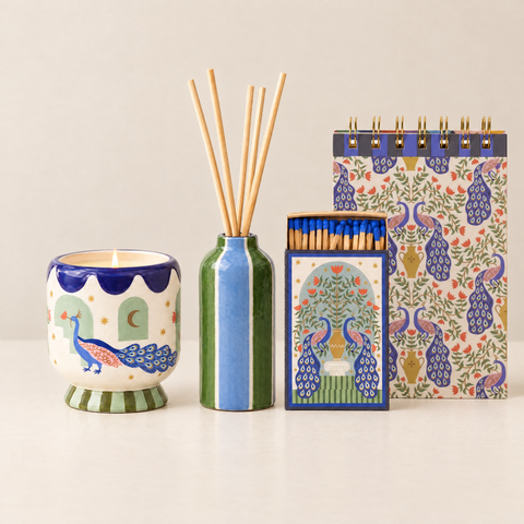 Paddywax Adopo Duft-Quartett Peacock – 4-teiliges Geschenkset: Duftkerze, Diffuser, Matches & Notizblock