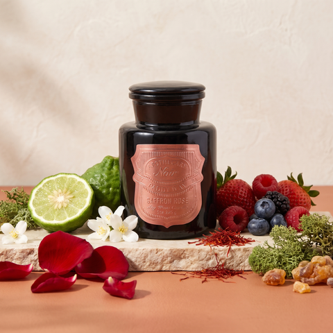 Paddywax Apothecary NOIR - Saffron Rose - Duftkerze - 226g mit Duftzutaten: Bergamotte, reife Beeren, Jasmin, Rose, Safran, Eichenmoos und Bernstein