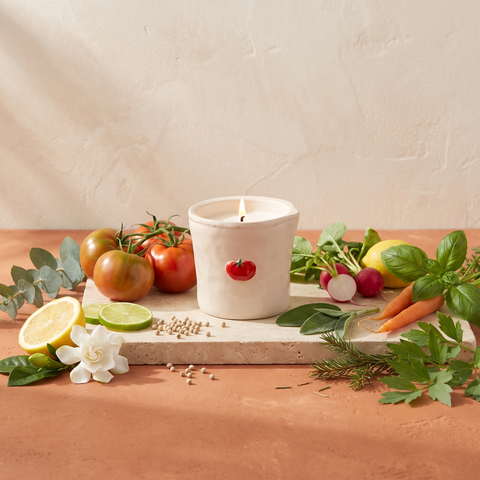 Paddywax Bistro - Heirloom Tomato - Keramik Duftkerze - 226g mit Duftzutaten: Zitrone, Limette, Eukalyptus, weißer Pfeffer, Tomate, Gardenie, Gartengemüse, Salbei, Basilikum, Kiefernblätter und Liebstöckel