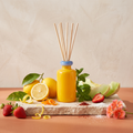 Paddywax Stack - Zesty Lemon - Glas Diffuser - 94ml mit Duftzutaten: Morgentau, Mandarinenzeste, Zitronenblätter, Erdbeere, Wasserminze, Honigmelone, Zucker, Geranie, Safran und Zitrone