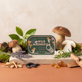 Paddywax Bistro - Wild Mushroom - Tin Duftkerze - 127g mit Duftzutaten: Zitronenblätter, Lavendel, Jasmin, Steinpilz, Rosmarin, Sandelholz, Tonkabohne, Amber, Patchouli und Zedernholz