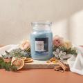 Yankee Candle Winter Night Stars - Signature 2 Docht Duftkerze - 567g mit Duftzutaten: Zitrus, Schnee, Eukalyptus, Rose, Blüten, Amber, Moschus und holzige Noten