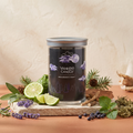 Yankee Candle Midsummer´s Night - Signature 2 Docht Tumbler - 567g mit Duftzutaten: Zitrusfrüchte, Bergamotte, Limette, Kräuter, Lavendel, Kiefer, Salbei, Zedernholz, Vetiver, Wacholderbeere, Muskatellersalbei und Moos