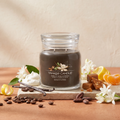 Yankee Candle Vanilla Bean Espresso - Signature 2 Docht Duftkerze - 368g mit Duftzutaten: Zitronenschale, Schlagsahne, Mandarine, Karamell, Mokka, Espresso, Kaffeebohne, Toffee, Tuberose, Patschuli, Kakao und Vanille