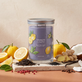Yankee Candle Black Tea & Lemon - Signature 2 Docht Tumbler - 567g mit Duftzutaten: Schwarztee, Yuzu, Zitrone, rosa Pfeffer, schwarzer Sesam, Ingwer, Limettenblätter, Vanille, Gewürznelke, Kokosnuss und Moschus