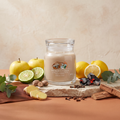 Yankee Candle Afternoon Scrapbooking - Signature 2 Docht Duftkerze - 368g mit Duftzutaten: Apfel, Bergamotte, Zitrone, Ingwer, Muskat, Eukalyptus, Leder, Gewürznelke, Labdanum, Patschuli, Zeder und glimmende Kohlen