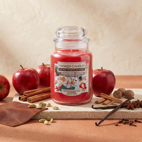 Yankee Candle The Night before Christmas - Duftkerze - 538g mit Duftzutaten: Äpfel, Zimt, Kardamom, Leder, Muskatnuss, Sandelholz, Weihnachtsgewürze, Vanille und Nelken