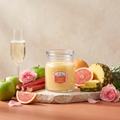 Yankee Candle Slopeside Spritz - Signature 2 Docht Duftkerze - 368g mit Duftzutaten: Apfel, Rhabarber, Ananas, Rose, Grapefruit und Prosecco