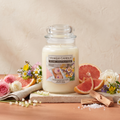 Yankee Candle Wildflower Picnic - Duftkerze - 538g mit Duftzutaten: Grapefruit, Meeresbrise, Aldehyde, Leinen, Rose, Maiglöckchen, Holznoten, Zeder und pudrige Noten