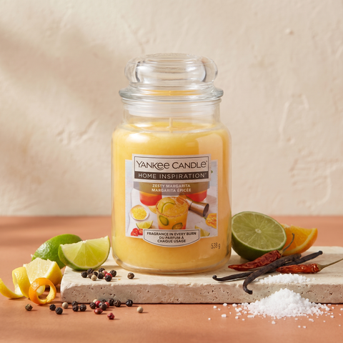 Yankee Candle Zesty Margarita - Duftkerze - 538g mit Duftzutaten: Zitronenschale, Limette, Orangenschale, schwarzer Pfeffer, Cayenne, Pfefferkörner und Vanille