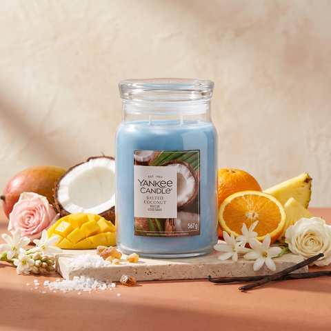 Yankee Candle Salted Coconut - Signature 2 Docht Duftkerze - 567g mit Duftzutaten: Orange, Mango, Ananas, Tuberose, Rose, Kokoscreme, Meersalz, Amber, Moschus und Vanille