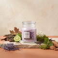 Yankee Candle Dried Lavender & Oak - Signature 2 Docht Duftkerze - 368g mit Duftzutaten: weißer Pfeffer, Lavendel, Bergamotte, weiße Blüten, Moos, Vanille, Patschuli und Zedernholz