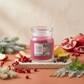 Yankee Candle Sparkling Winterberry - Signature 2 Docht Duftkerze - 368g - Neues Design mit Duftzutaten: Apfel, Granatapfel, Ananas, Winterbeere, Wacholderbeeren, Tannenbalsam, grüne Minze, Zeder, weißes Moos und Moschus